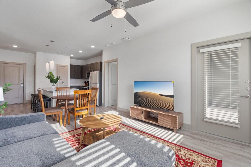 Building Photo - 12100 1/2 Ferrystone Glen Drive-SI ID1343261P