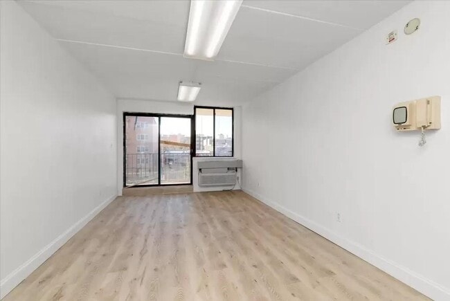 Building Photo - 23-22 30th Rd