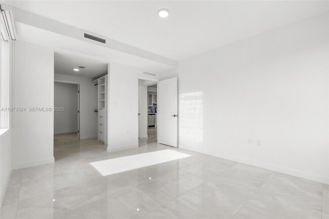 Building Photo - 14530 SW 261st Ter