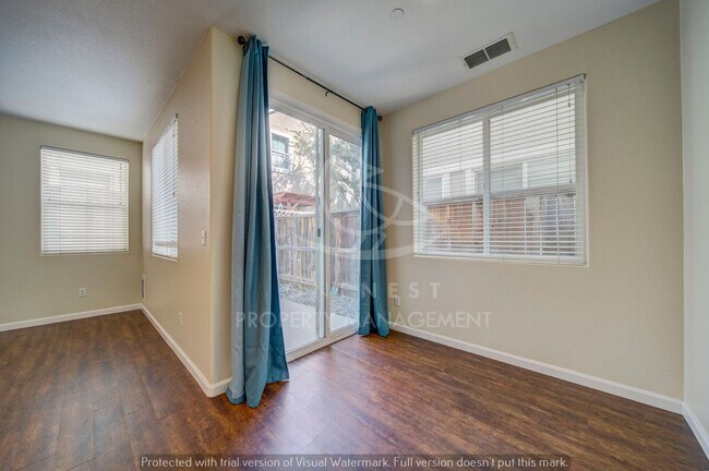 Building Photo - 316 Phoenix Cir