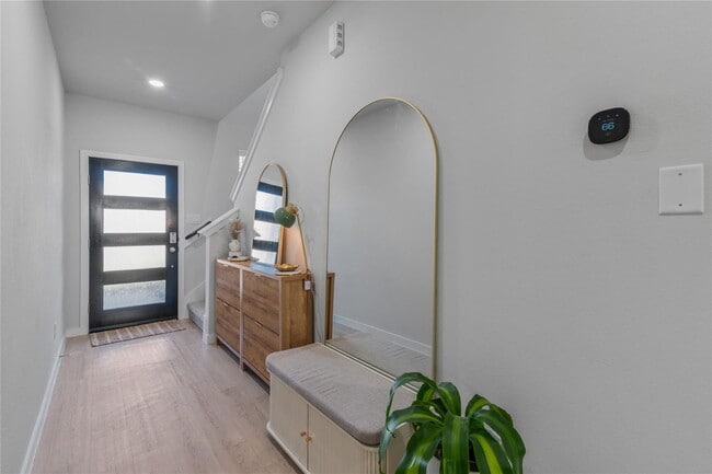 Building Photo - 123 Alset Dr