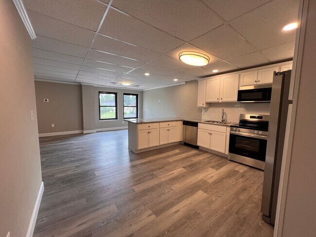 Building Photo - Brand New 3 bedroom Apartment ready for im...