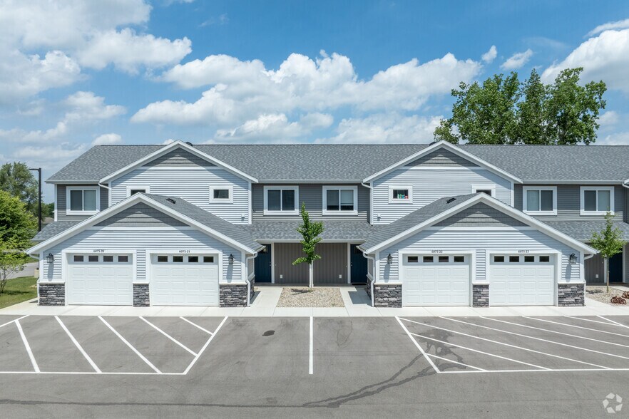 Primary Photo - Fairway Corners Townhomes
