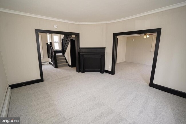 Building Photo - 305 E Pine St