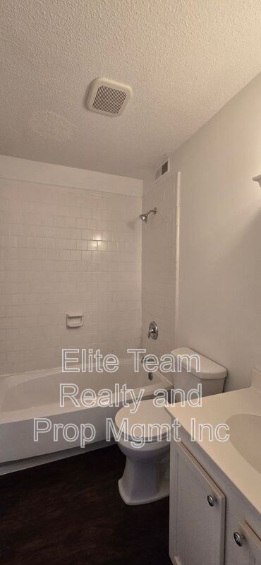 Building Photo - 3001 Heathstead Place