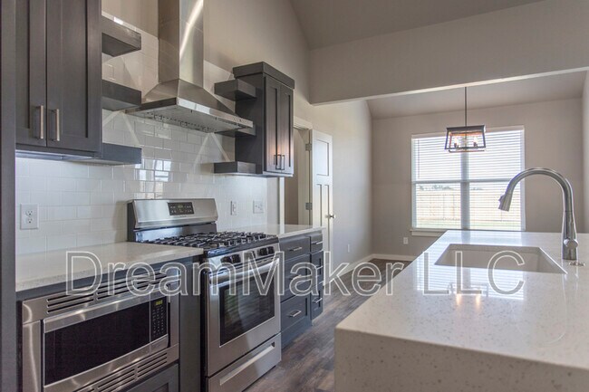 Building Photo - 3141 SE 35th St