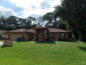 Building Photo - 310 Seahorse Cir SE