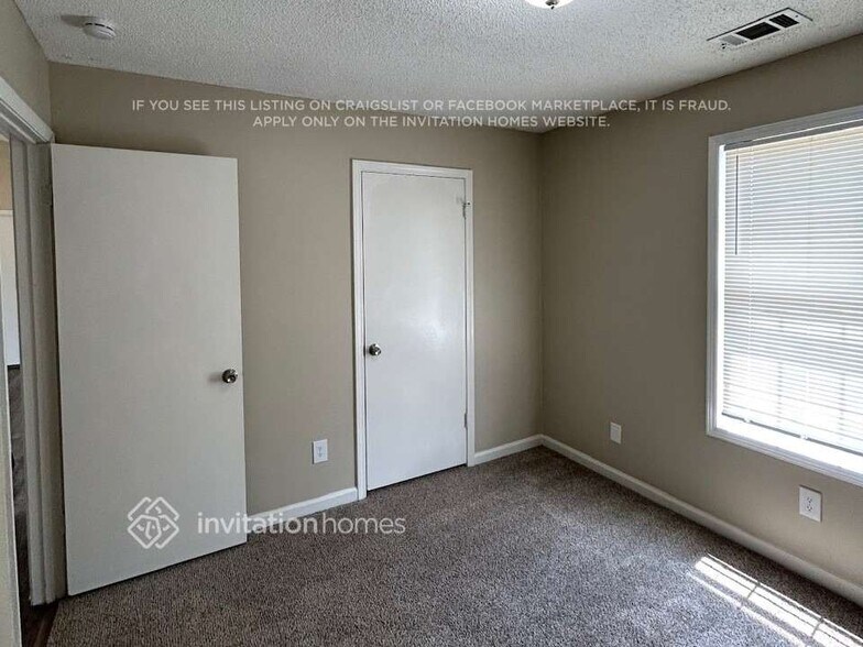 Building Photo - 443 Linda Ln