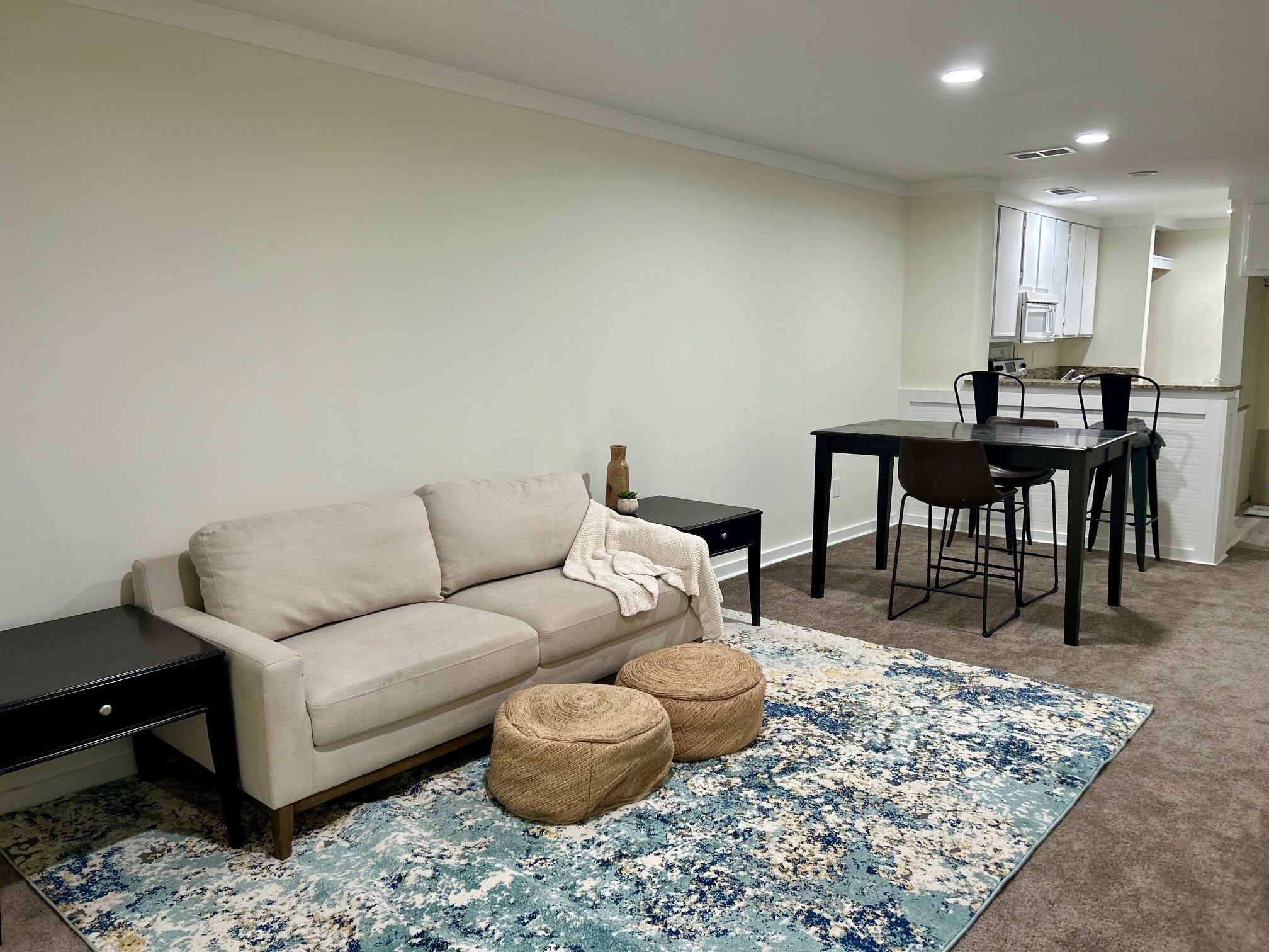 Building Photo - 1530 Fort Johnson Rd