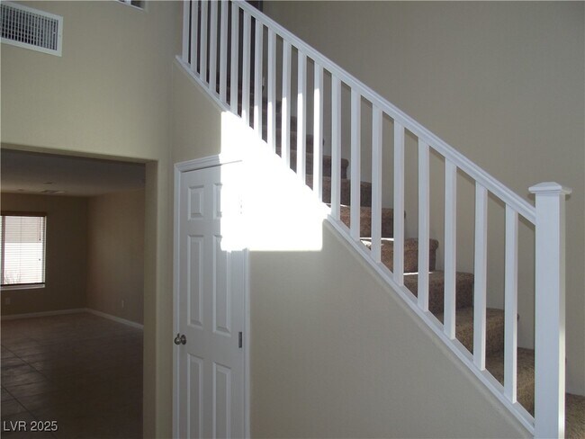 Building Photo - 9037 W Victor Creek Ave