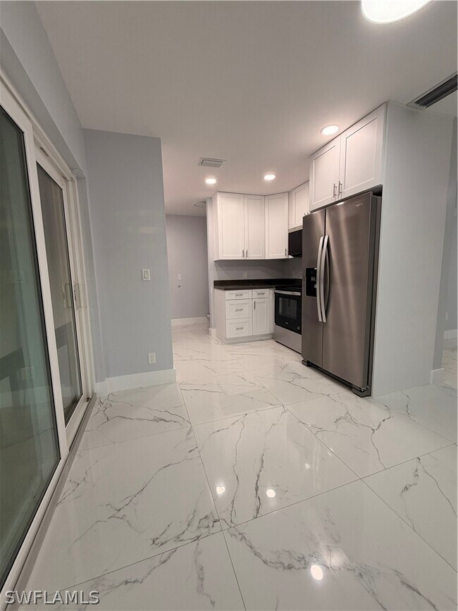 Building Photo - 3711 4th Ave NE