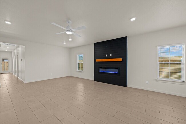 Building Photo - Brand new townhomes in Frenship East!