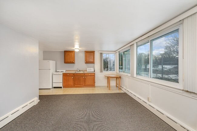 Building Photo - 1-Bed Sanctuary in Midland – $775/ Month G...