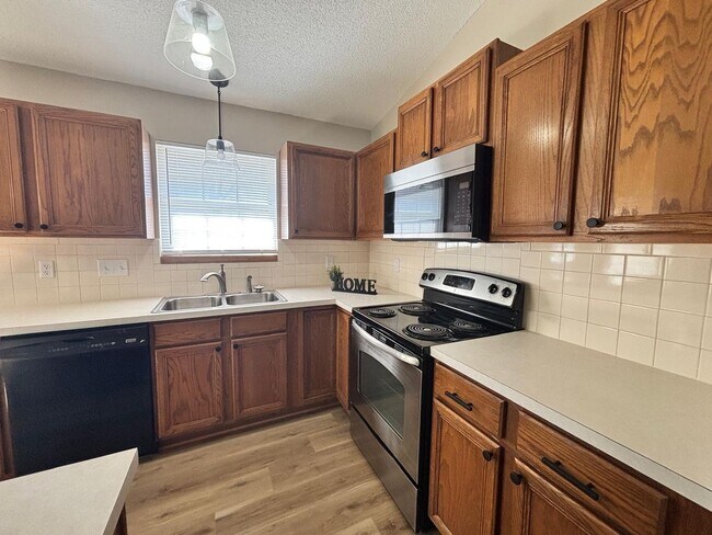 Building Photo - Move in Special- 1/2 off the 2nd full month of rent. Renovated 3 Bedroom 2 Bath Home with a Finis...