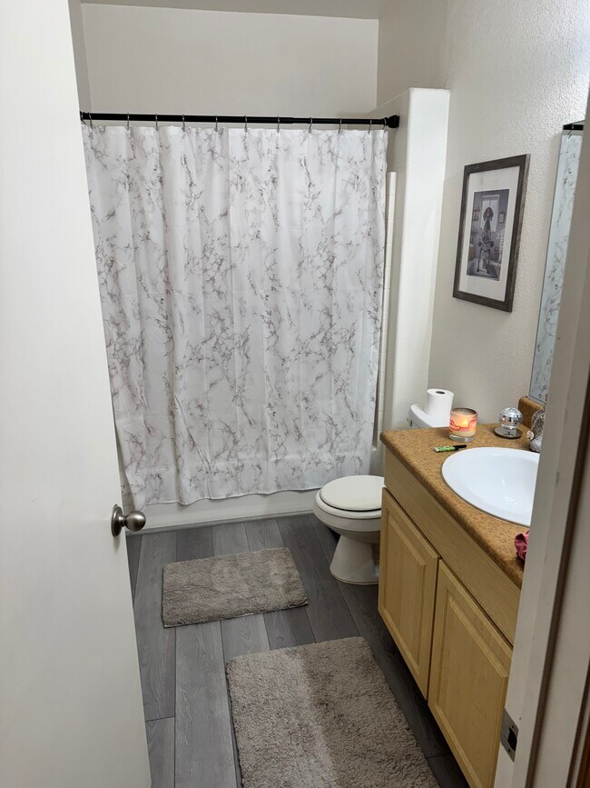 Building Photo - 8250 N Grand Canyon Dr