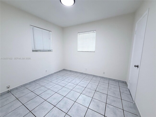 Building Photo - 16921 SW 94th Ave