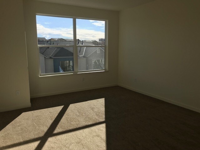 Building Photo - Three story townhouse near UNR.