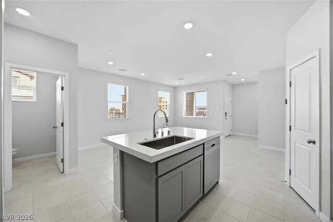 Building Photo - 872 Angwin Ln