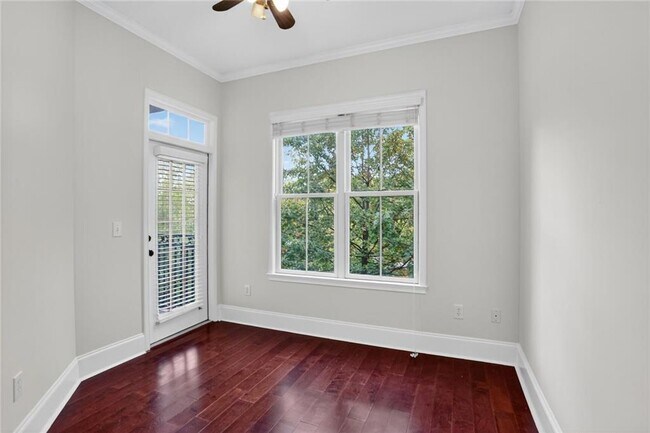 Building Photo - 11 Perimeter Center E