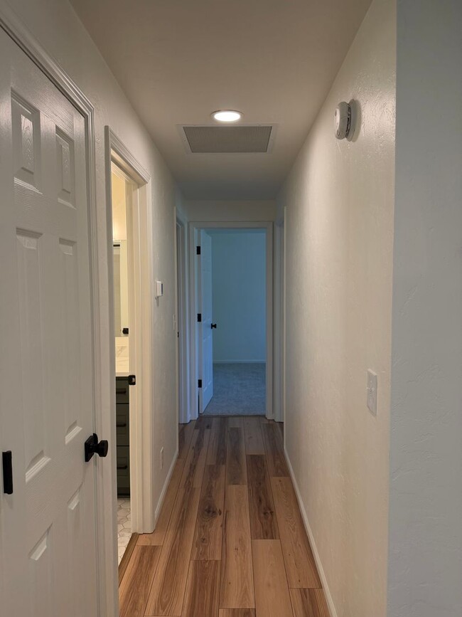 Building Photo - Updated 3 bedroom 2 bath home in a great neighborhood!