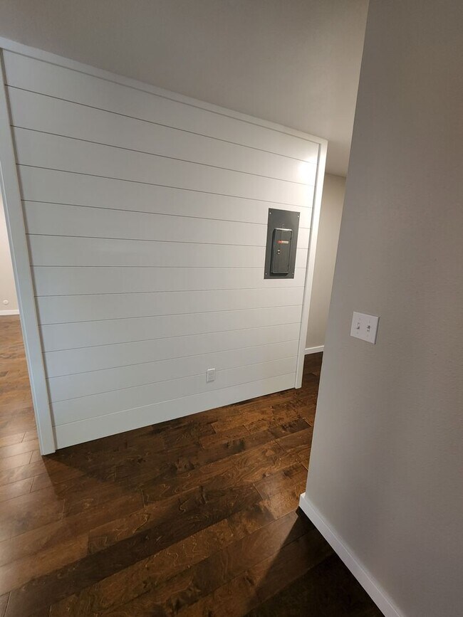 Building Photo - Stunning 2 Bedroom 2 Bathroom Home In Paye...