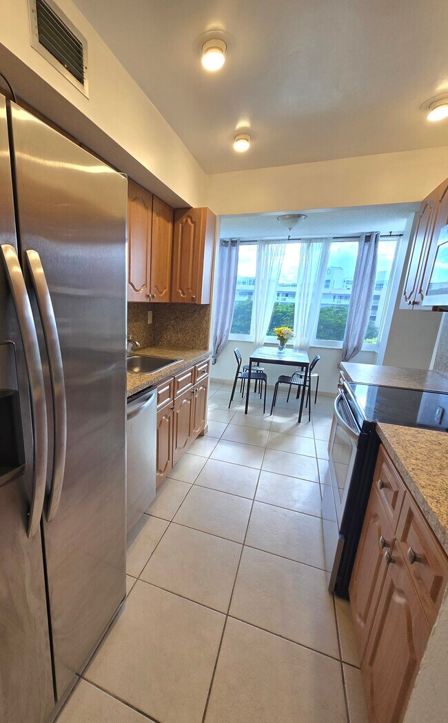 Building Photo - 250 180th Dr