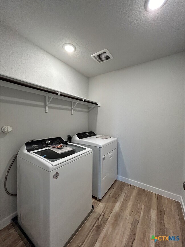 Building Photo - 4305 Danforth St