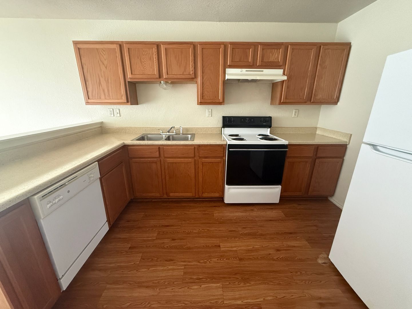Building Photo - 3301 Hereford Ln