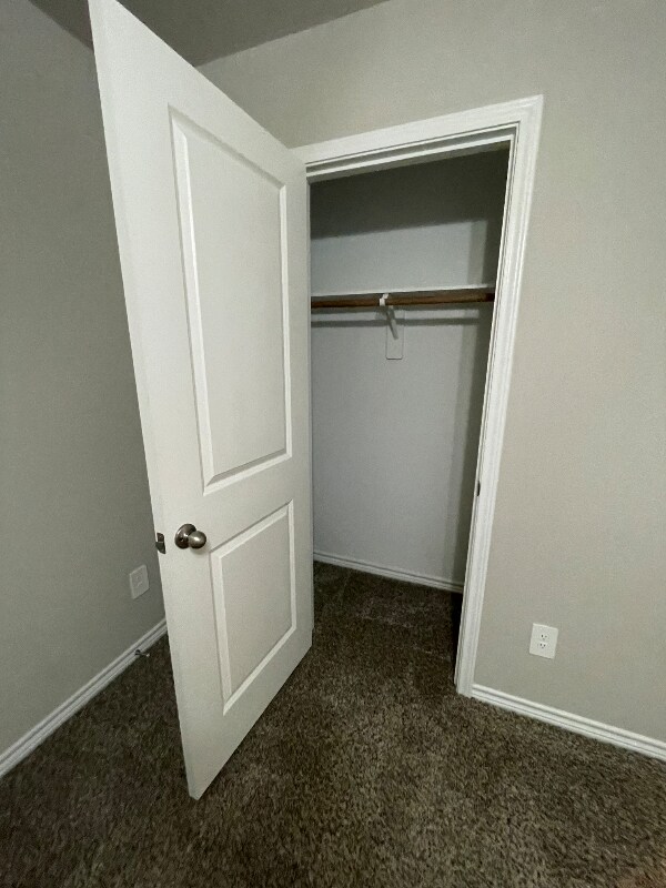 Building Photo - 1700 Robinson Dr