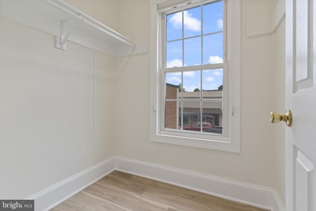 Building Photo - 1506 Mt Vernon Ave