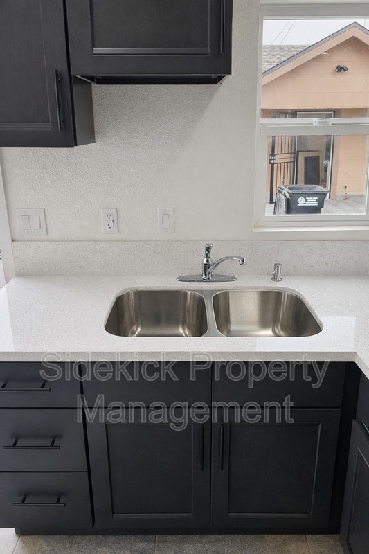 Building Photo - 1155 S Townsend Ave