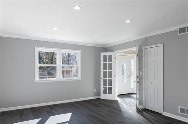 Building Photo - 3022 Trafalgar Way