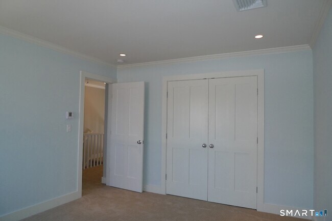 Building Photo - 342 Heritage Vlg