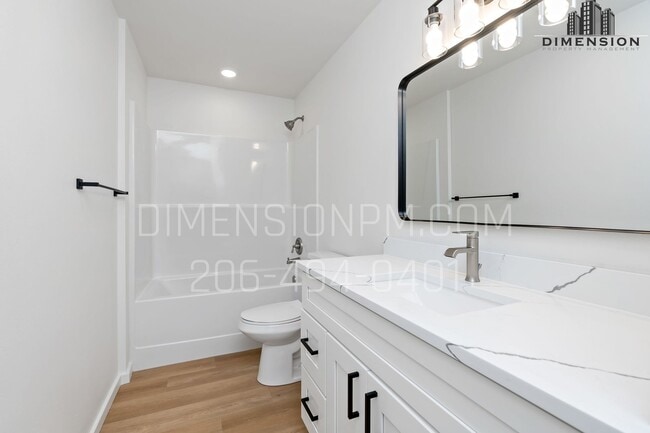 Building Photo - Fully Fenced  4 Bed 3 Baths Newer Construction Home