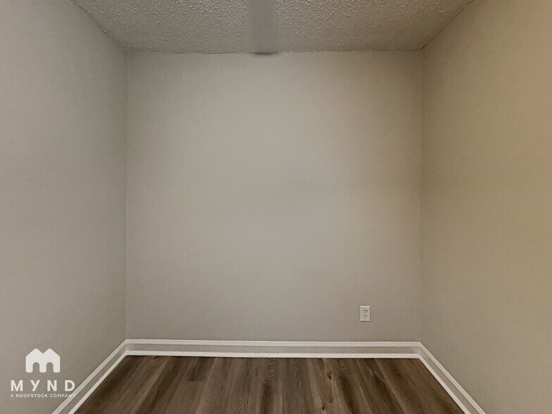 Building Photo - 3408 Redstones Rd