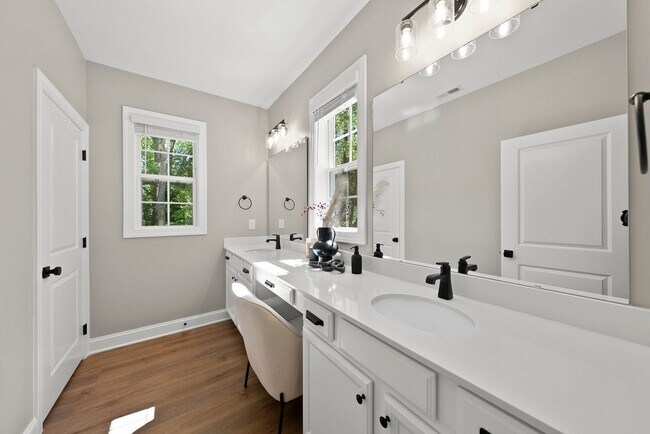 Building Photo - Charming Modern Farmhouse with 3 Bedrooms ...