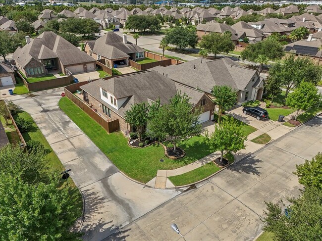 Building Photo - 606 West Fork
