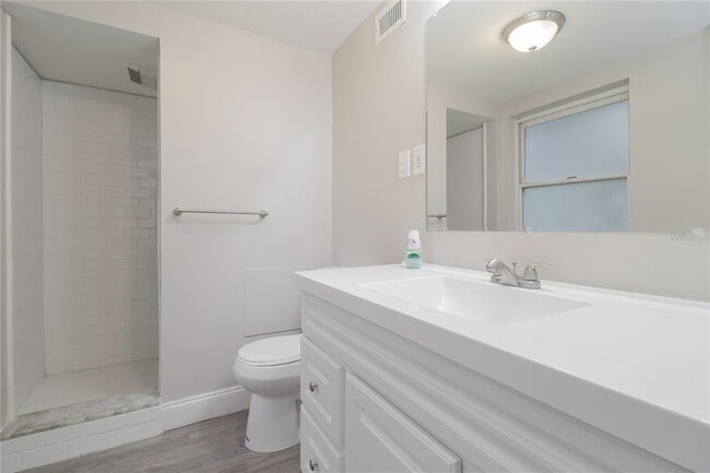 Building Photo - 5963 Bamboo Dr