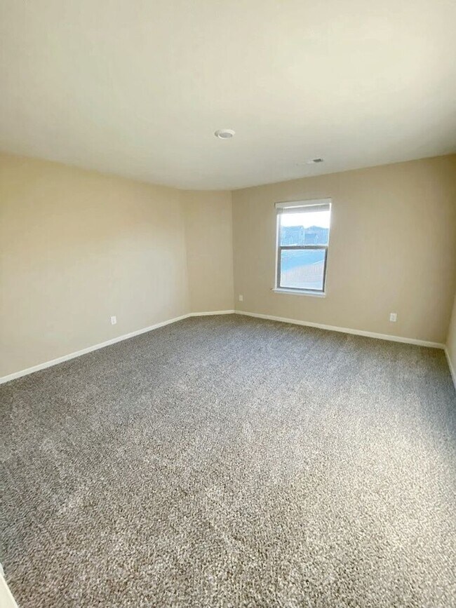 Building Photo - Stylish 4-Bedroom Two-Story Home with Park Access in Princeton, TX