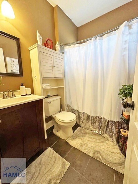 Building Photo - 1102 Sara Ln