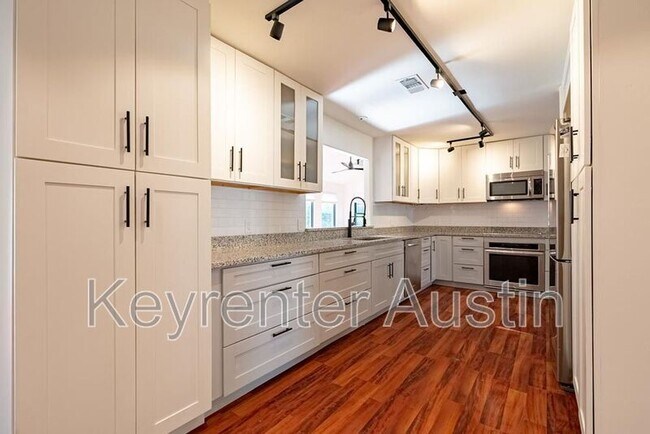 Building Photo - 7501 Daugherty St