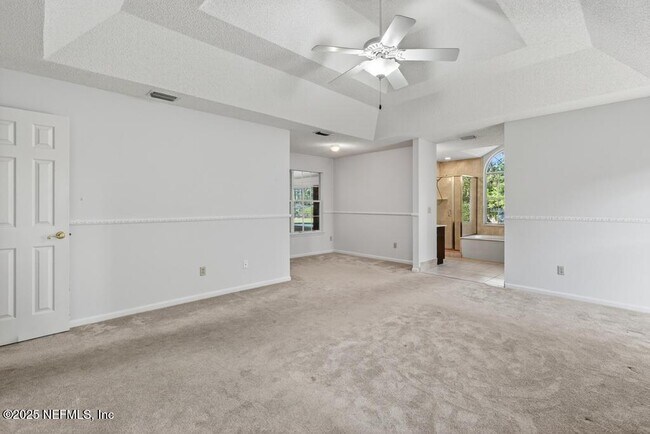 Building Photo - 4851 Jaybird Cir N