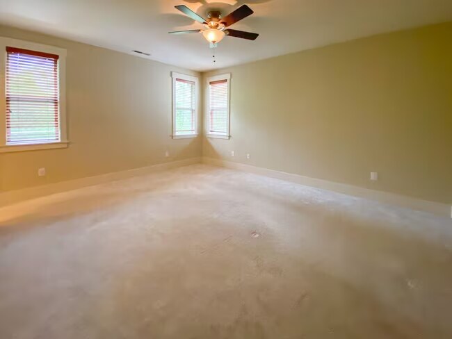 Building Photo - 1181 Great Ridge Pkwy