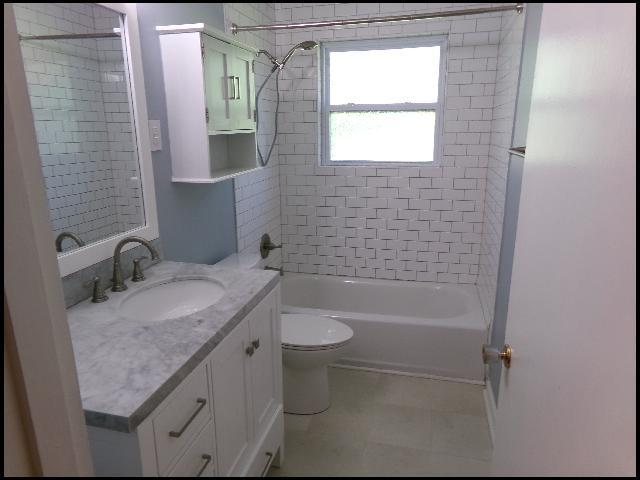 Building Photo - 51 Meadowbrook Dr