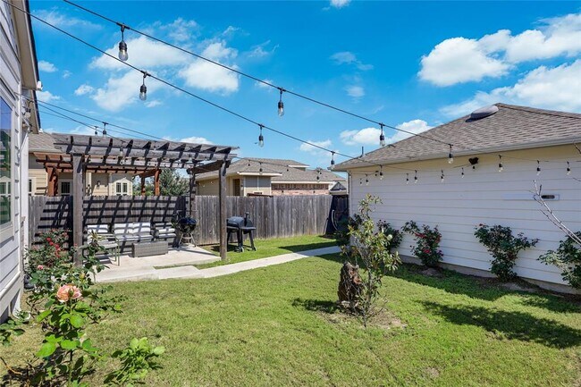 Building Photo - 6203 Principale Dr