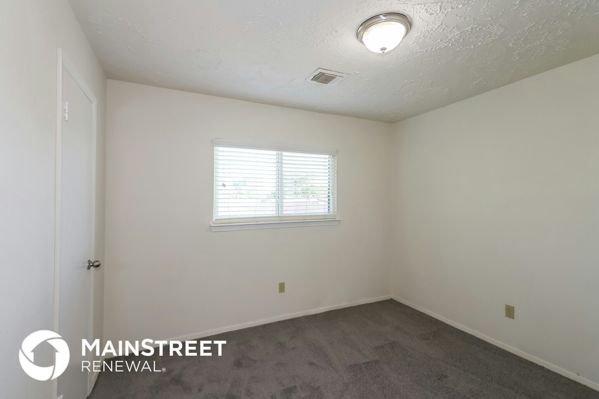 Building Photo - 15703 Baybriar Dr