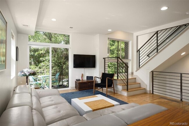 Building Photo - 2224 E 21st Ave