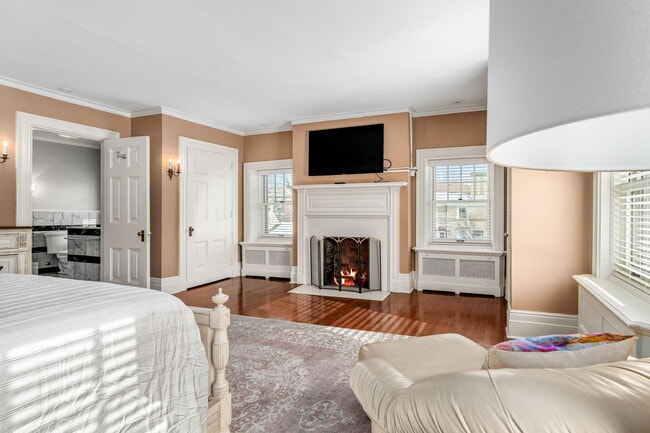 Building Photo - 5135 Ellsworth Ave