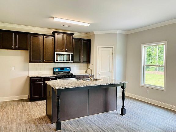 Building Photo - 1727 Holman Forest Dr NE