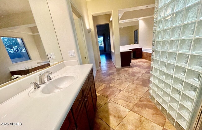 Building Photo - 13665 E Shaw Butte Dr